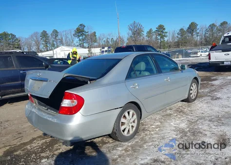 2004 Toyota Camry Xle V6 z USA, uszkodzony, nr VIN 4T1BF32K74U589338